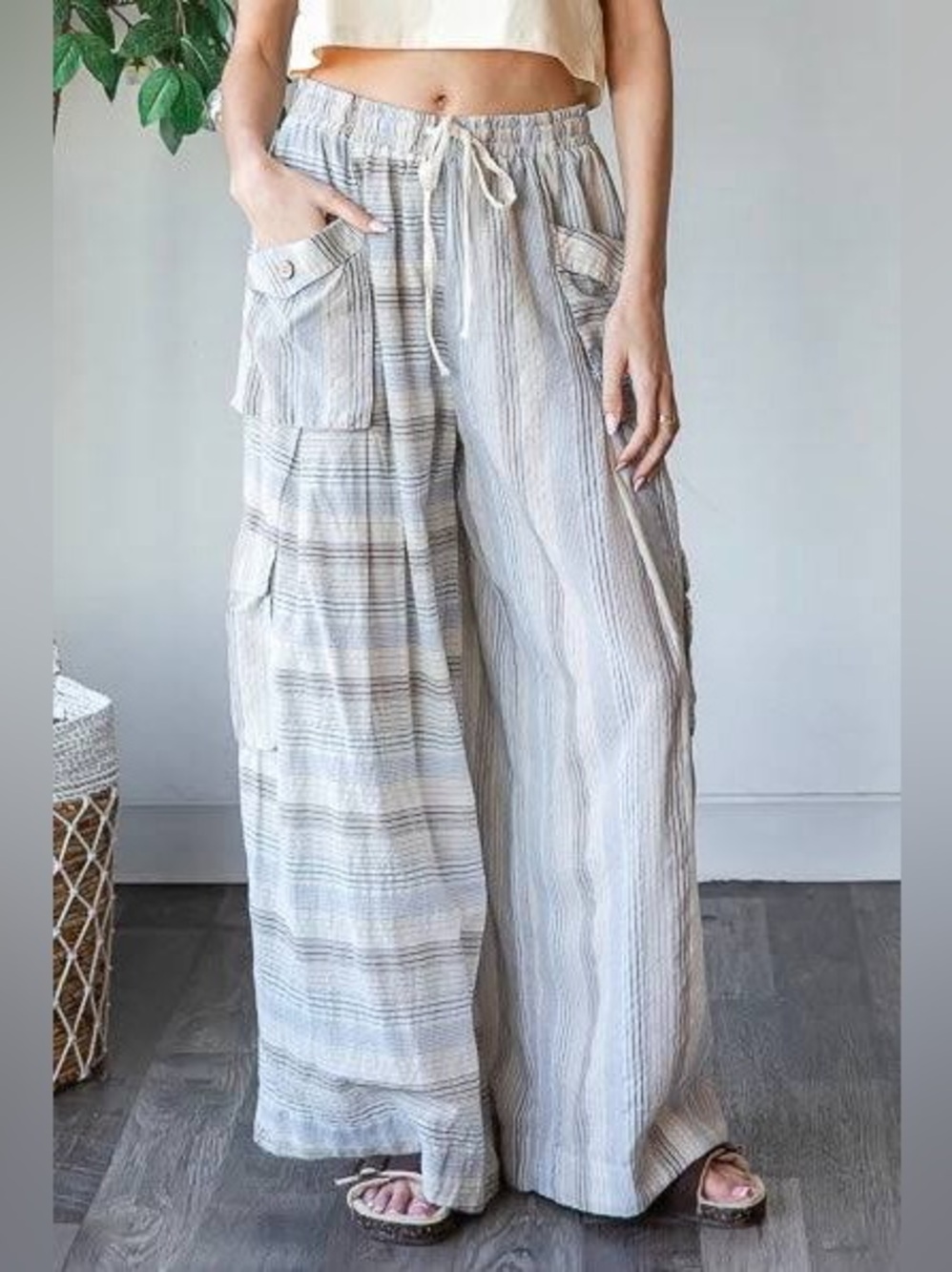 Oli & Hali Huntington Beach Elastic Waist Convertible Wide Leg Cargo Pant Medium